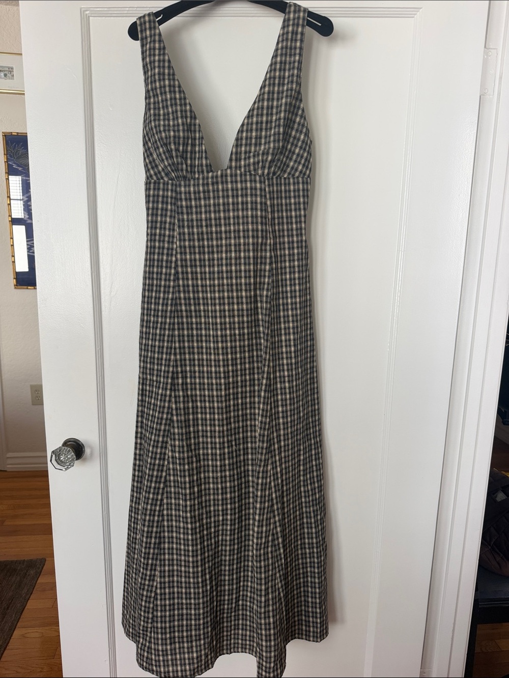 ISALIS Plaid V-Neck Sleeveless Women’s Dress in Black and Cream